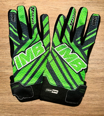 The STRIKE GREEN 2026 SSG-2 Short Sim Racing Gloves